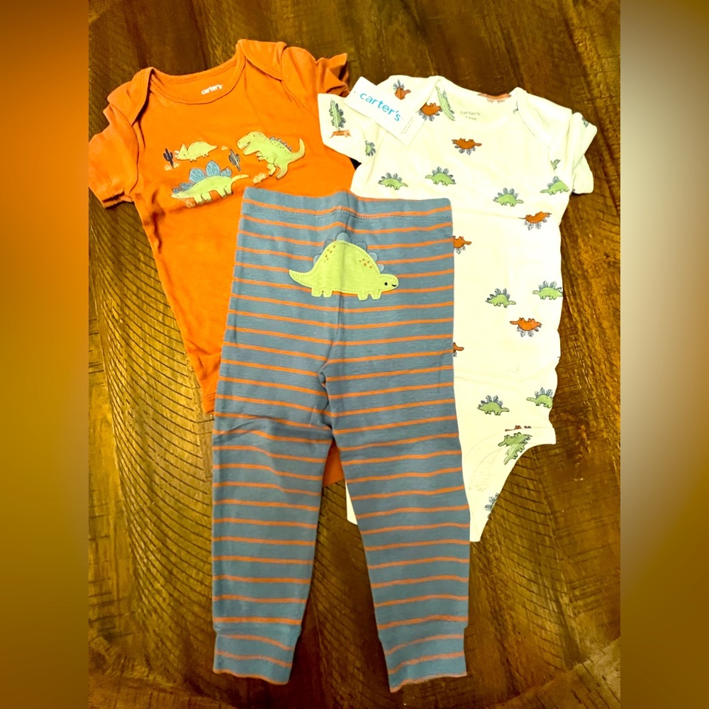 *SOLD*.     Carter’s 3 piece onesies and pants set NWT🦕🦖